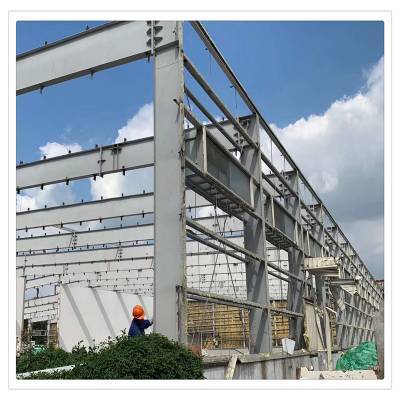 润鑫钢构根据库户要求定制钢结构厂房施工团队设计安装